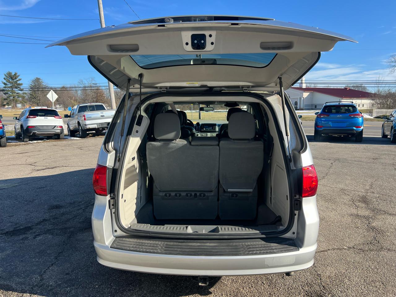 Volkswagen Routan SEL 2012