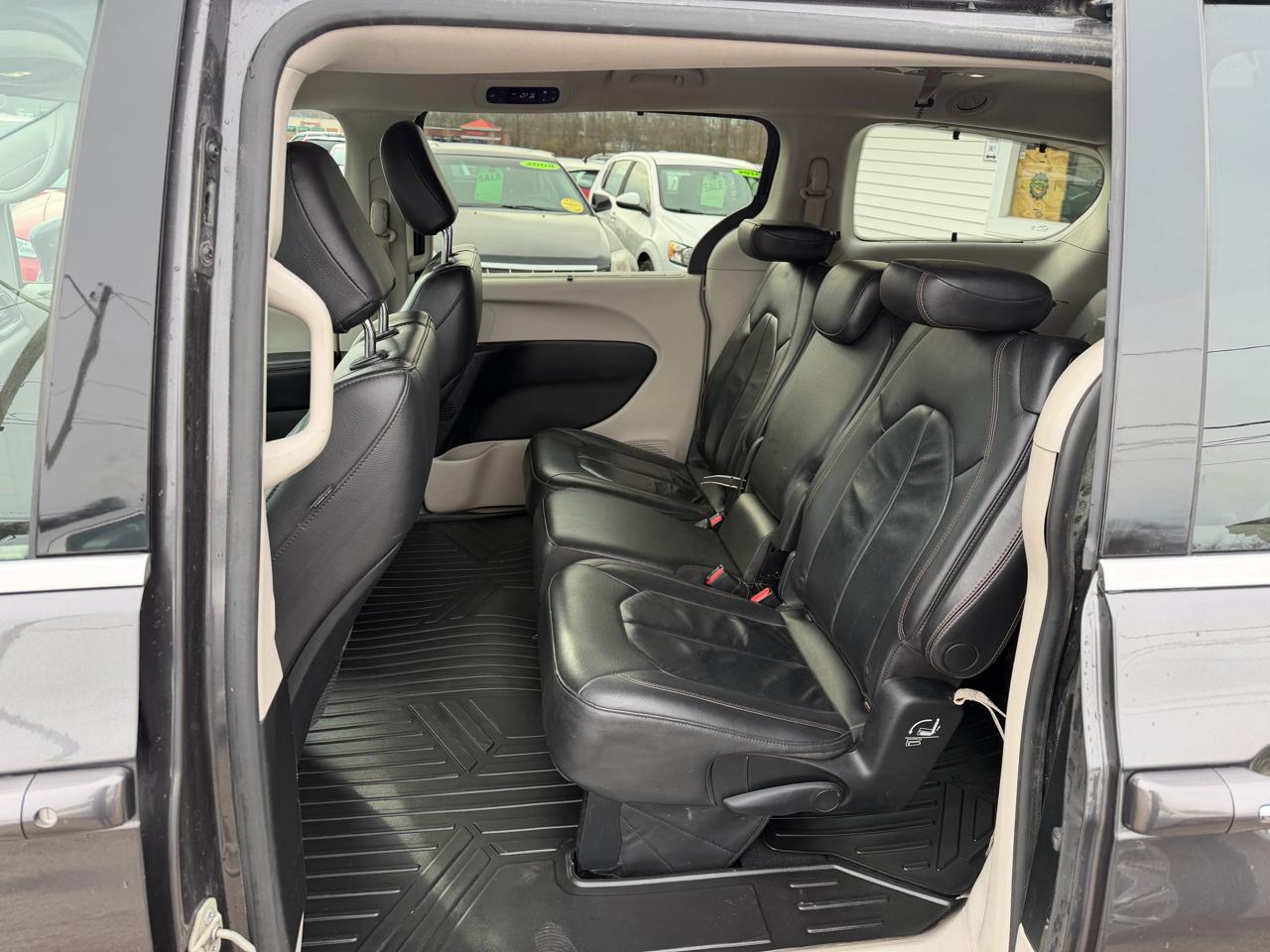 Chrysler Pacifica Touring-L 2017