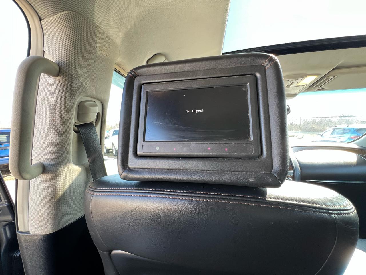 Nissan Armada Platinum AWD 2017