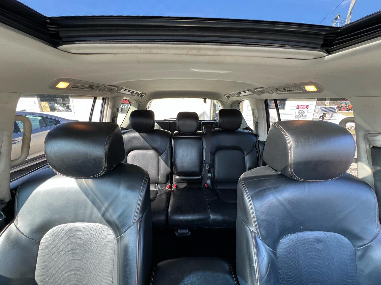 Nissan Armada Platinum AWD 2017