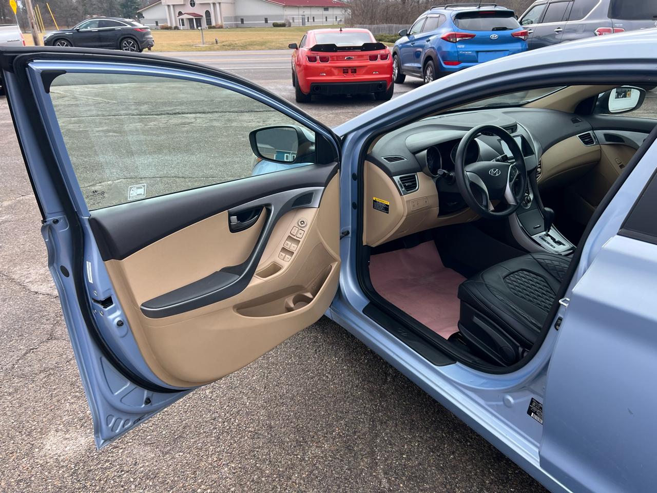 Hyundai Elantra Limited 2012