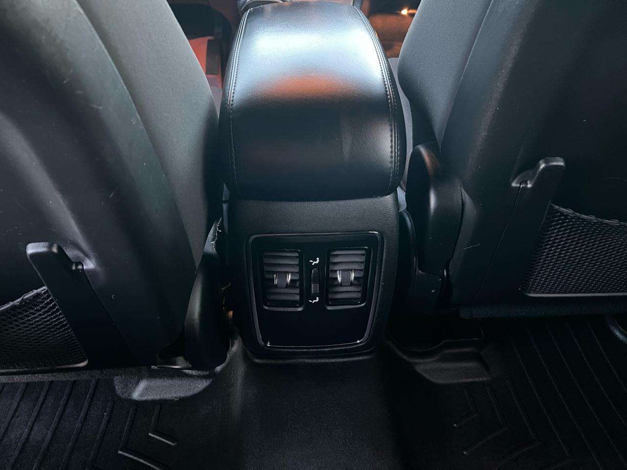 Jeep Grand Cherokee Laredo 4WD 2015