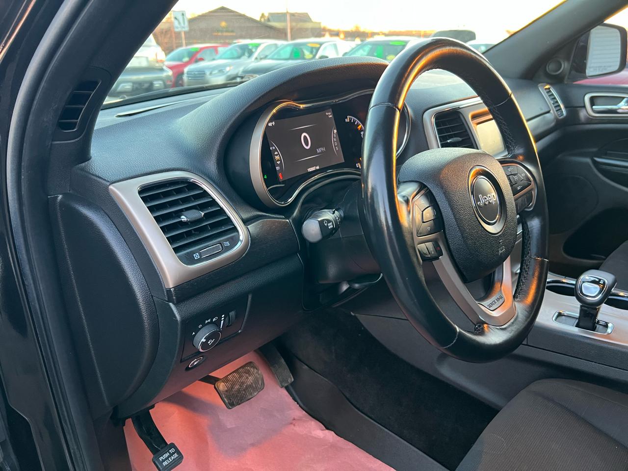 Jeep Grand Cherokee Laredo 4WD 2015