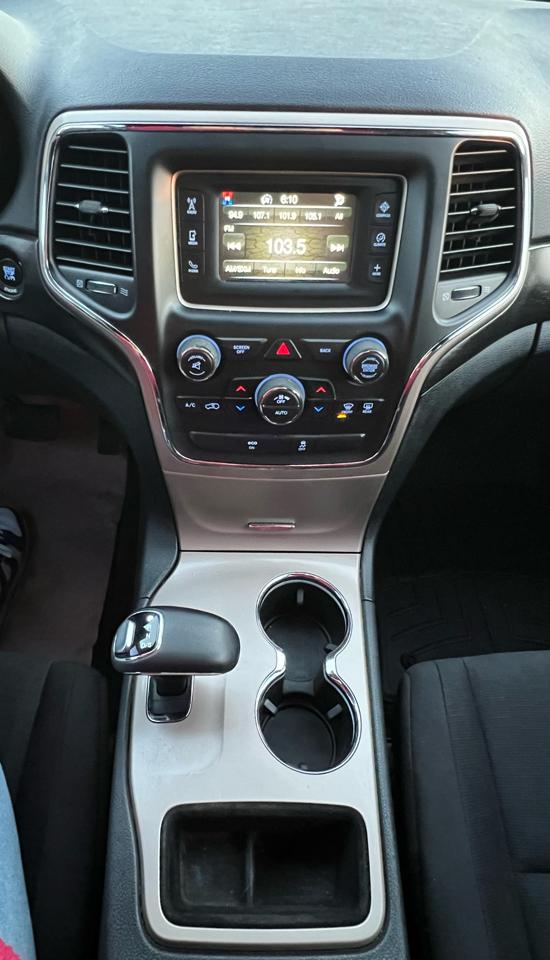 Jeep Grand Cherokee Laredo 4WD 2015