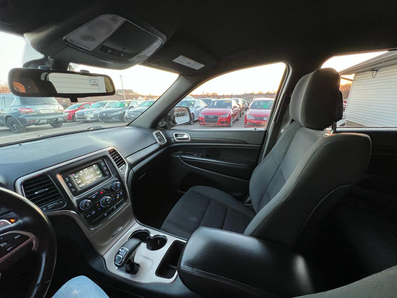 Jeep Grand Cherokee Laredo 4WD 2015