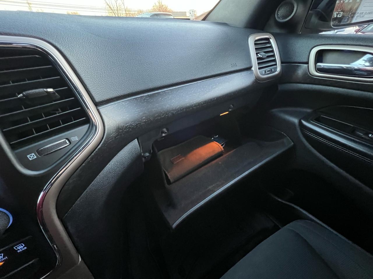 Jeep Grand Cherokee Laredo 4WD 2015