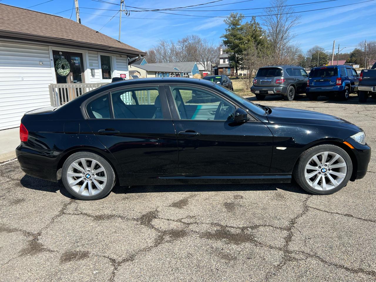 BMW 3-Series 328i SA 2011