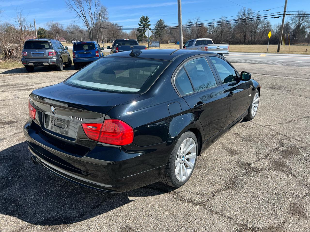 BMW 3-Series 328i SA 2011