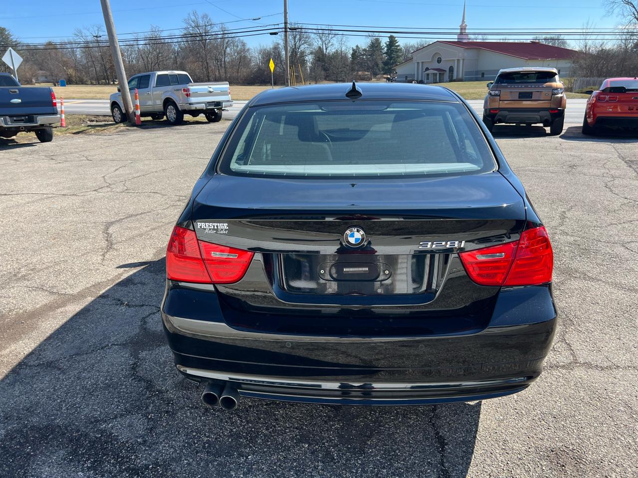 BMW 3-Series 328i SA 2011