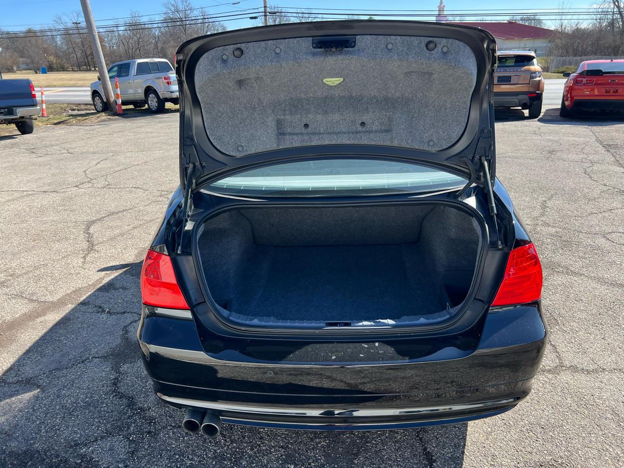 BMW 3-Series 328i SA 2011