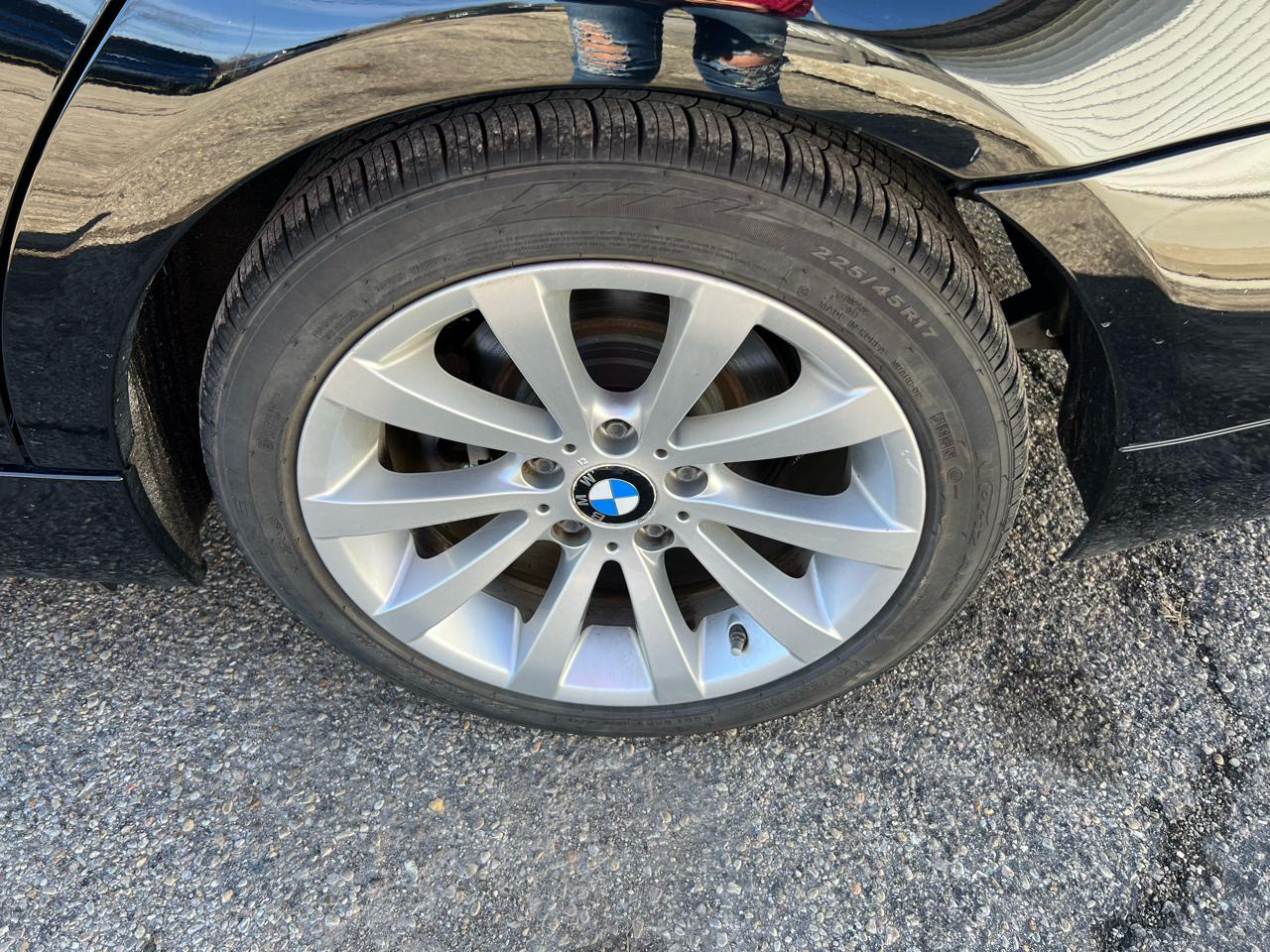 BMW 3-Series 328i SA 2011