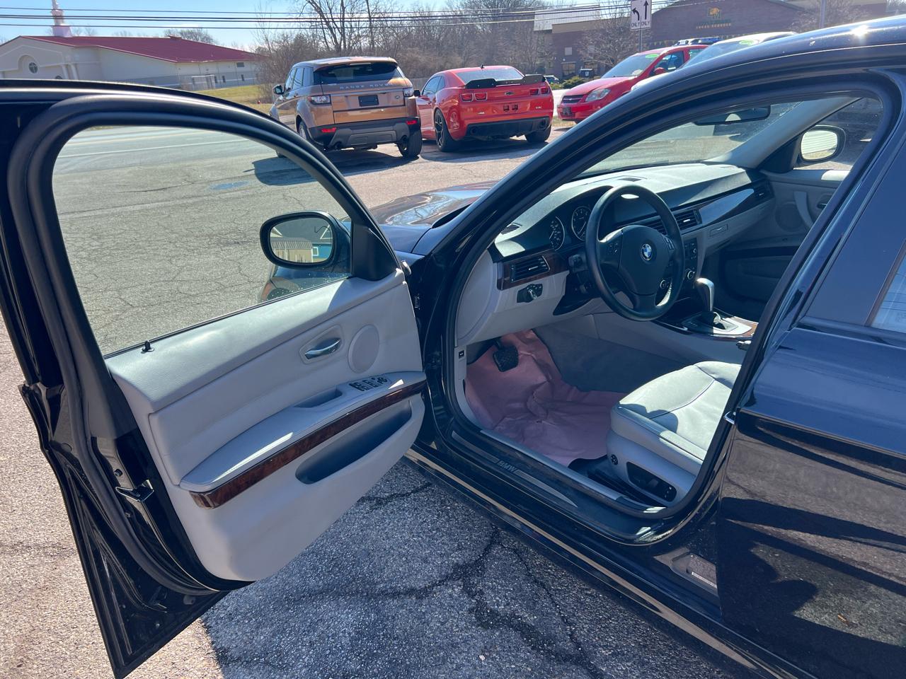 BMW 3-Series 328i SA 2011