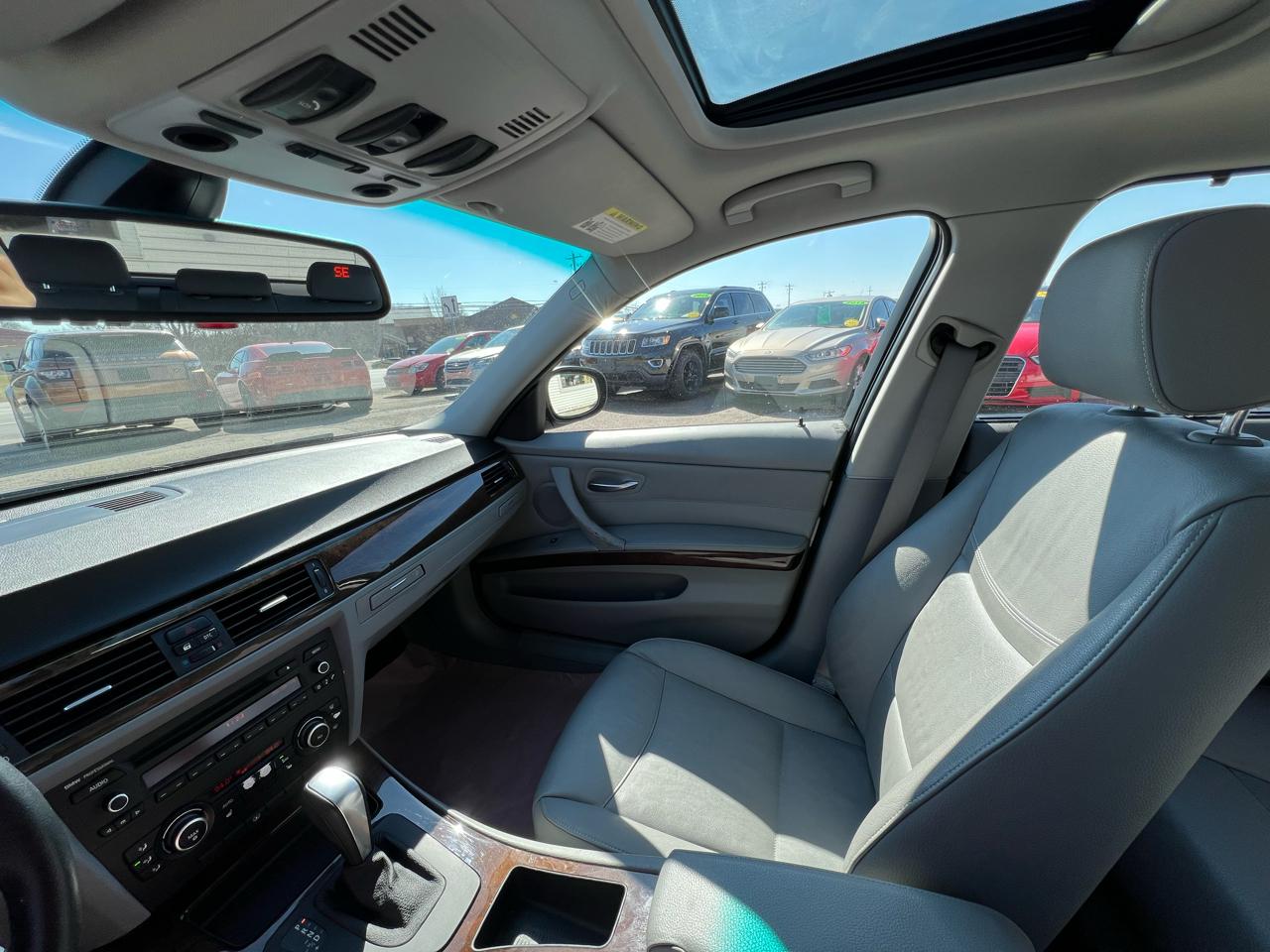 BMW 3-Series 328i SA 2011