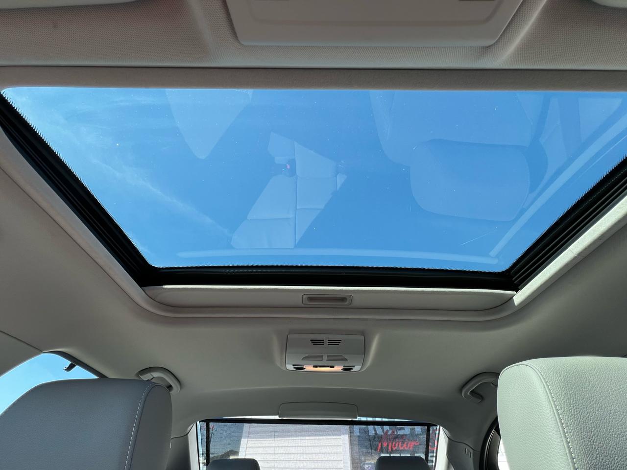 BMW 3-Series 328i SA 2011