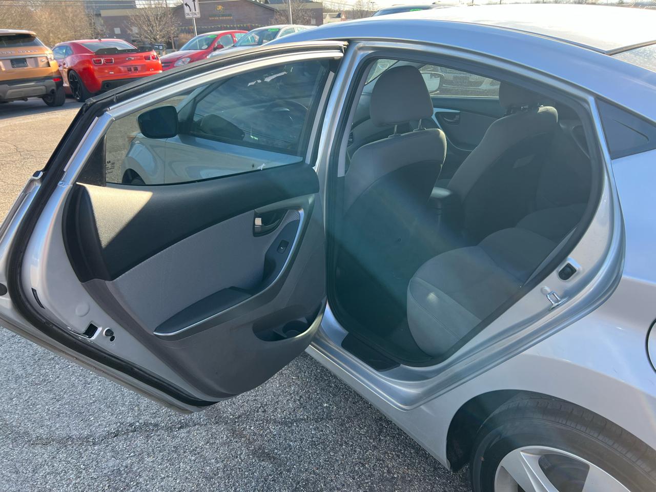 Hyundai Elantra Limited 2013