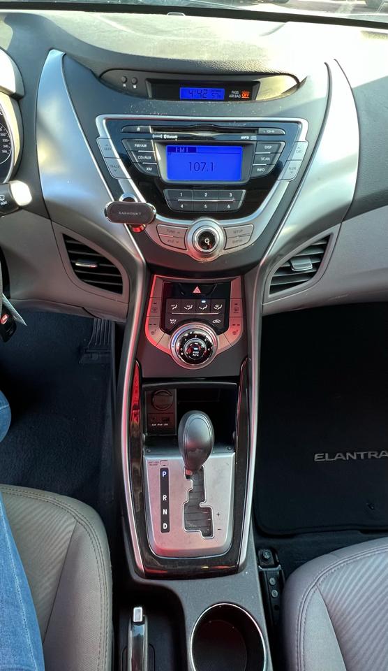 Hyundai Elantra Limited 2013