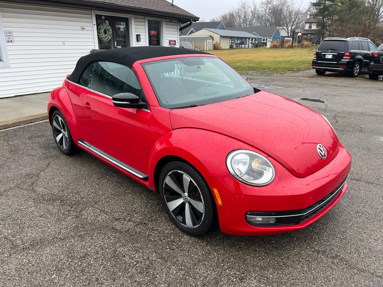 Volkswagen Beetle 2.0T Turbo Convertible 2013