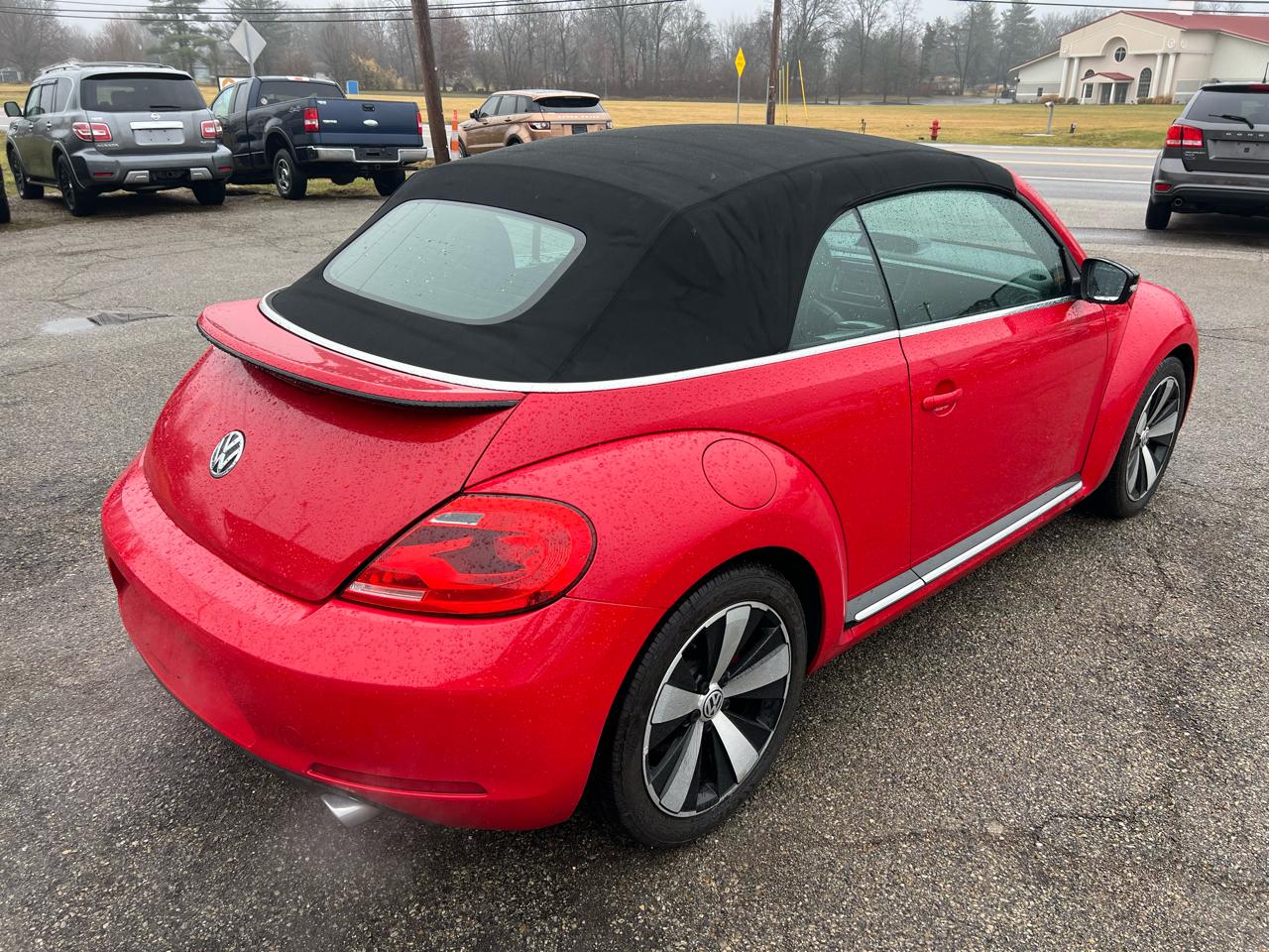 Volkswagen Beetle 2.0T Turbo Convertible 2013