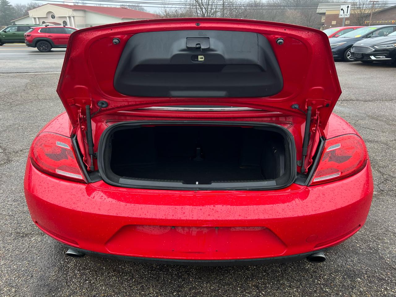 Volkswagen Beetle 2.0T Turbo Convertible 2013