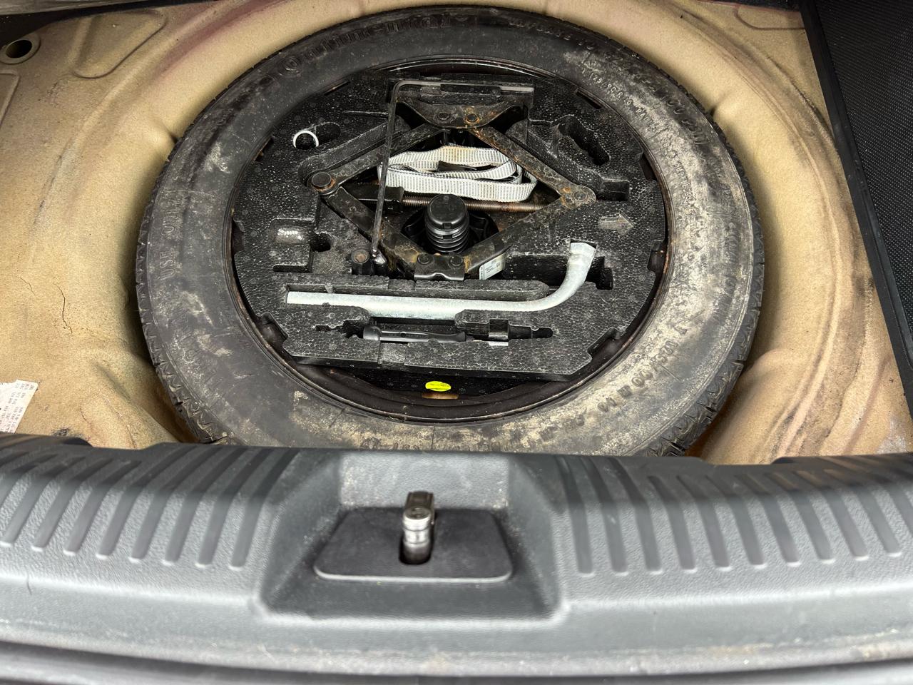 Volkswagen Beetle 2.0T Turbo Convertible 2013