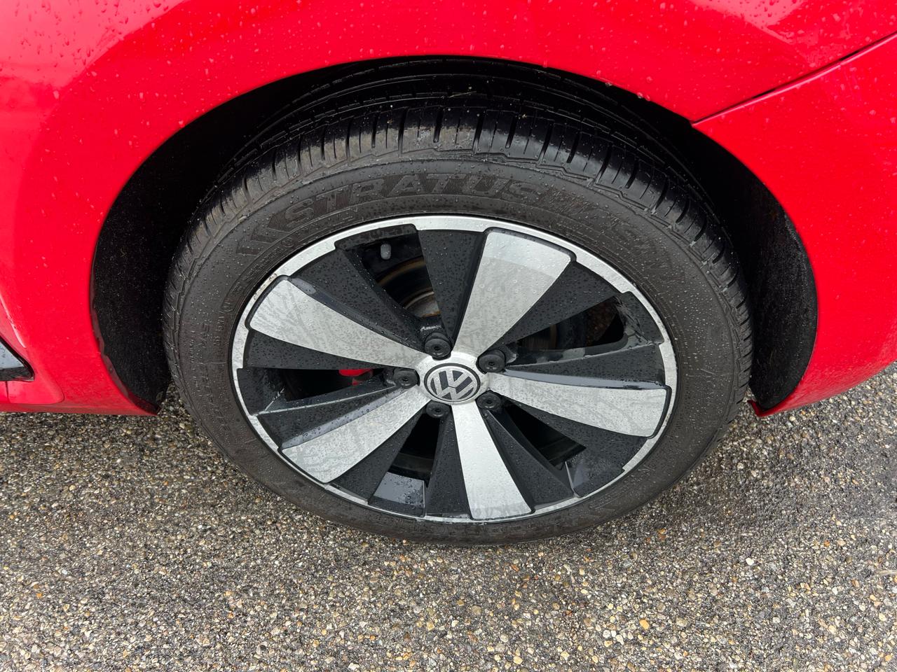 Volkswagen Beetle 2.0T Turbo Convertible 2013