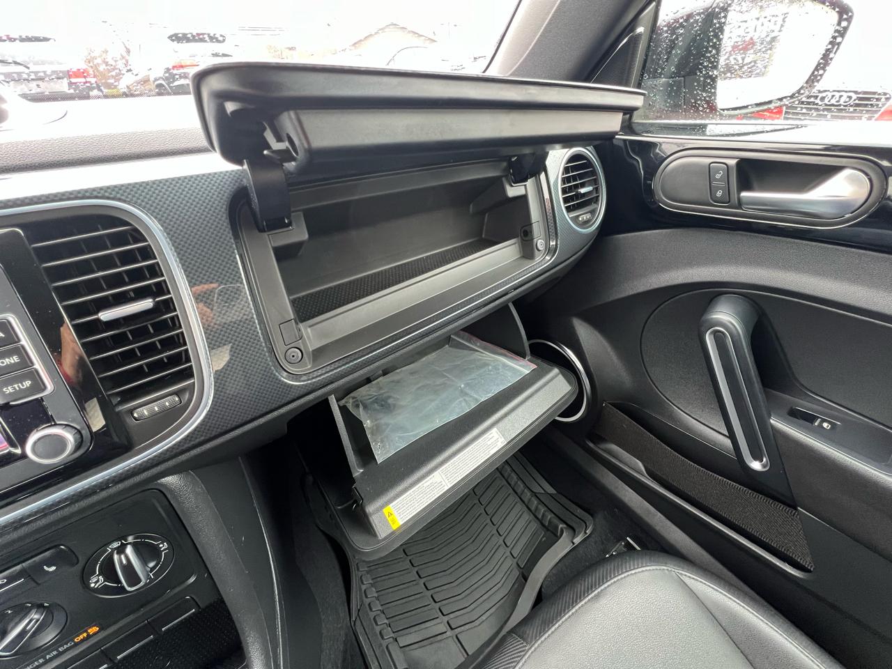 Volkswagen Beetle 2.0T Turbo Convertible 2013