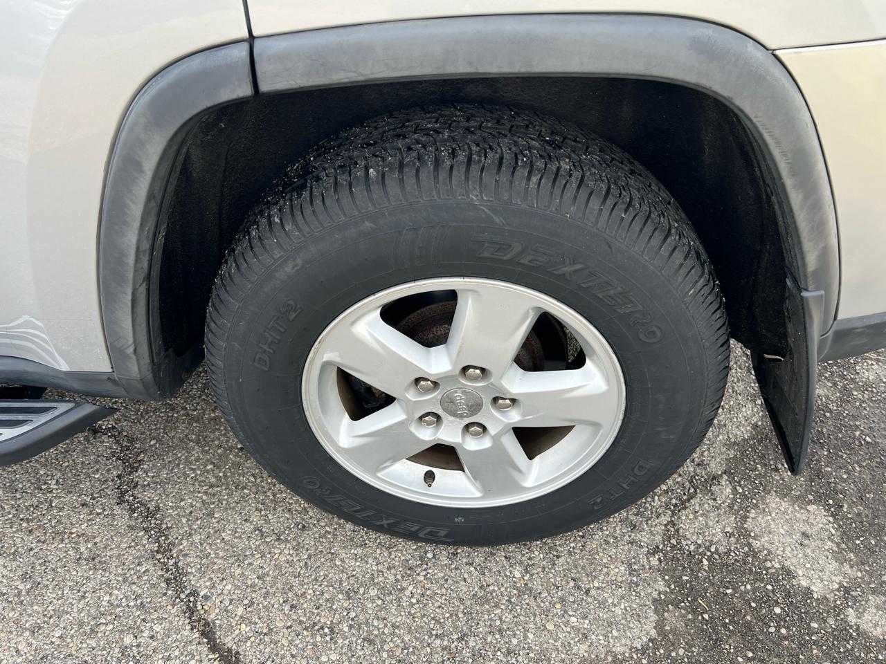 Jeep Grand Cherokee Laredo 4WD 2011