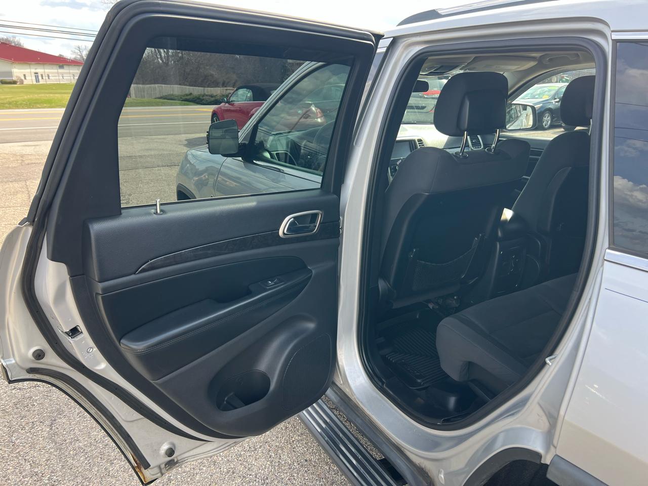 Jeep Grand Cherokee Laredo 4WD 2011