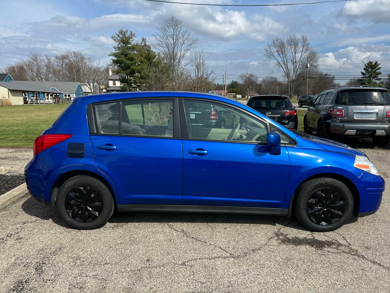 Nissan Versa 1.8 S Hatchback 2009