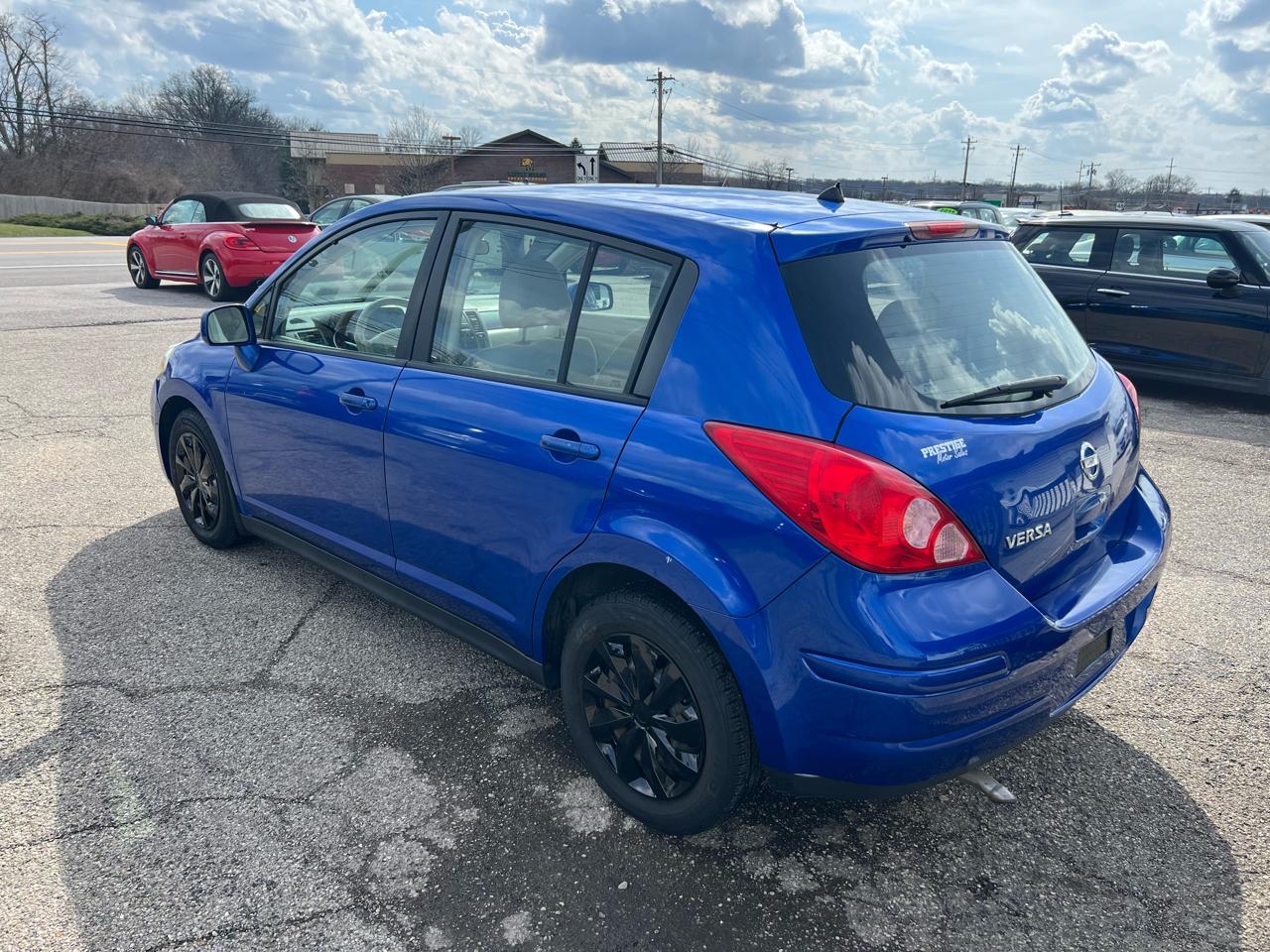 Nissan Versa 1.8 S Hatchback 2009