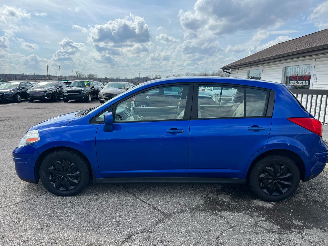 Nissan Versa 1.8 S Hatchback 2009