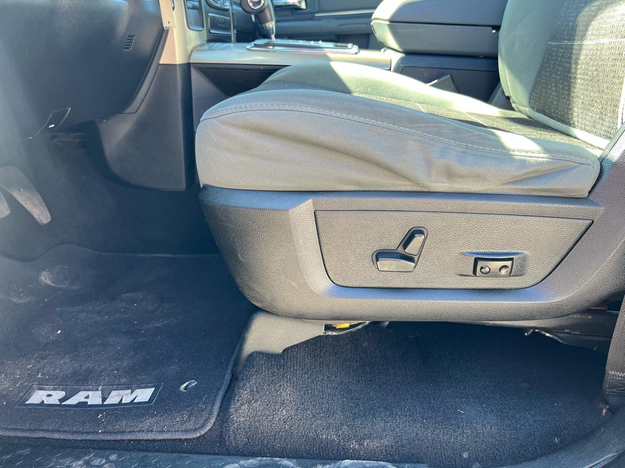 RAM 1500 SLT Quad Cab 4WD 2013