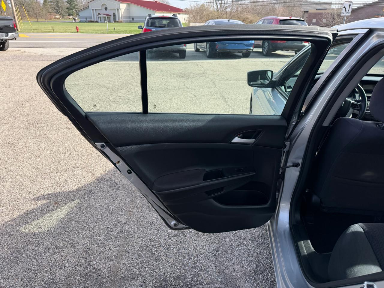 Honda Accord LX sedan AT 2012