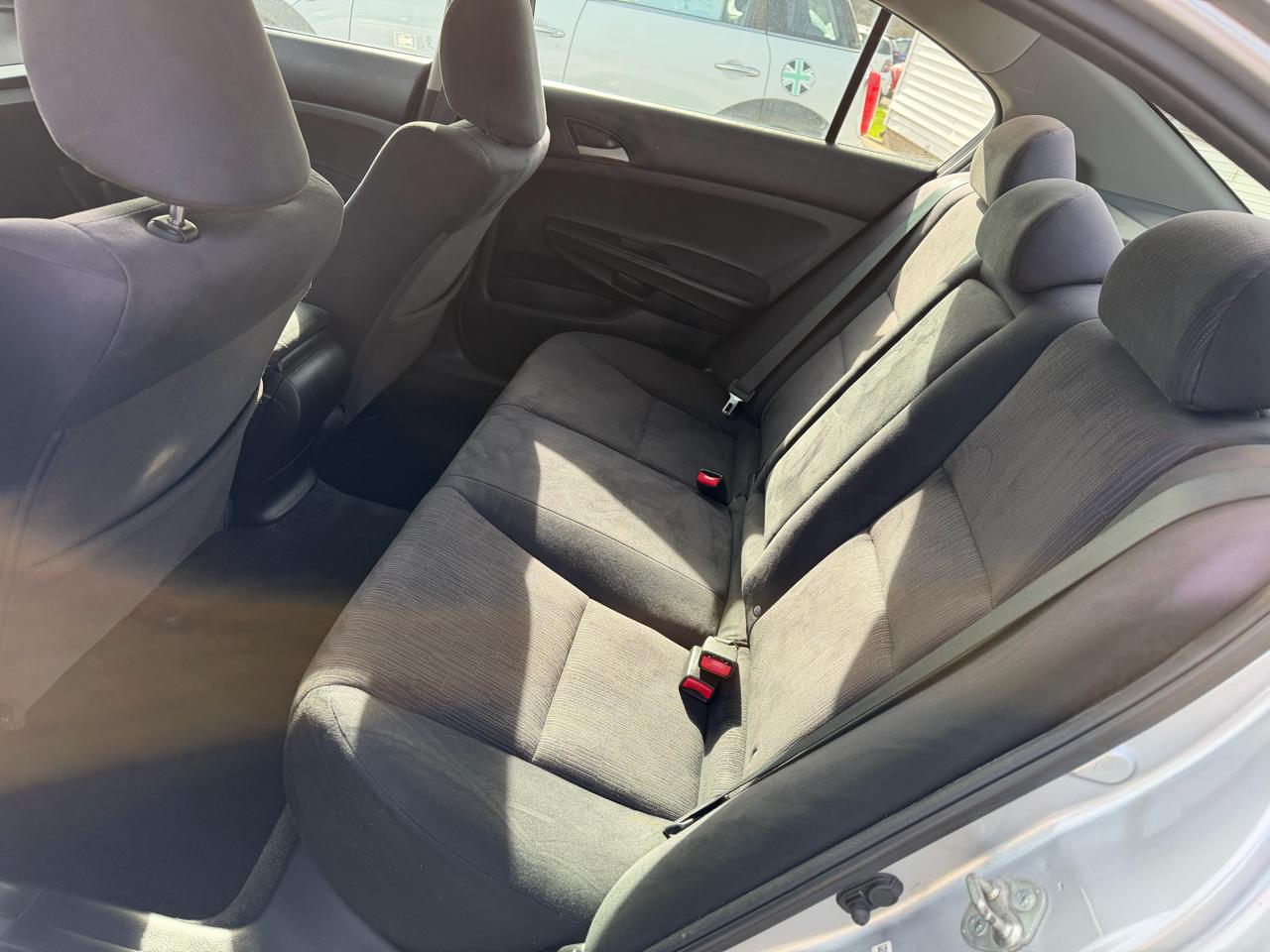 Honda Accord LX sedan AT 2012