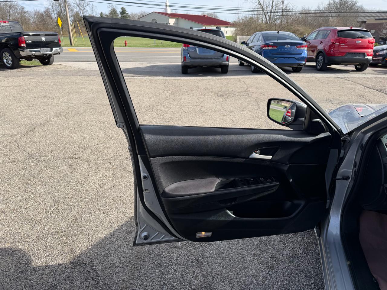 Honda Accord LX sedan AT 2012