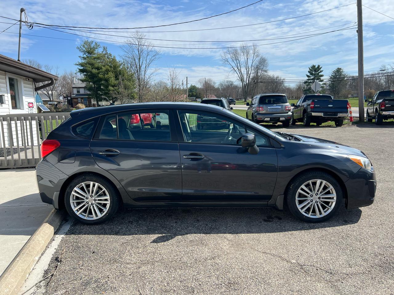 Subaru Impreza Premium Plus 5-Door+S/R 2012