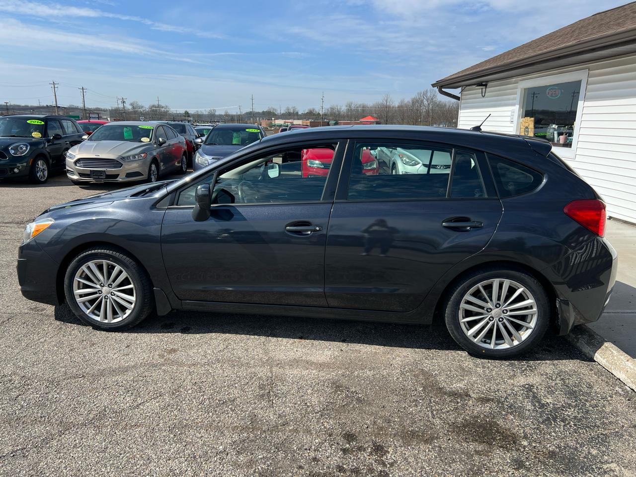 Subaru Impreza Premium Plus 5-Door+S/R 2012