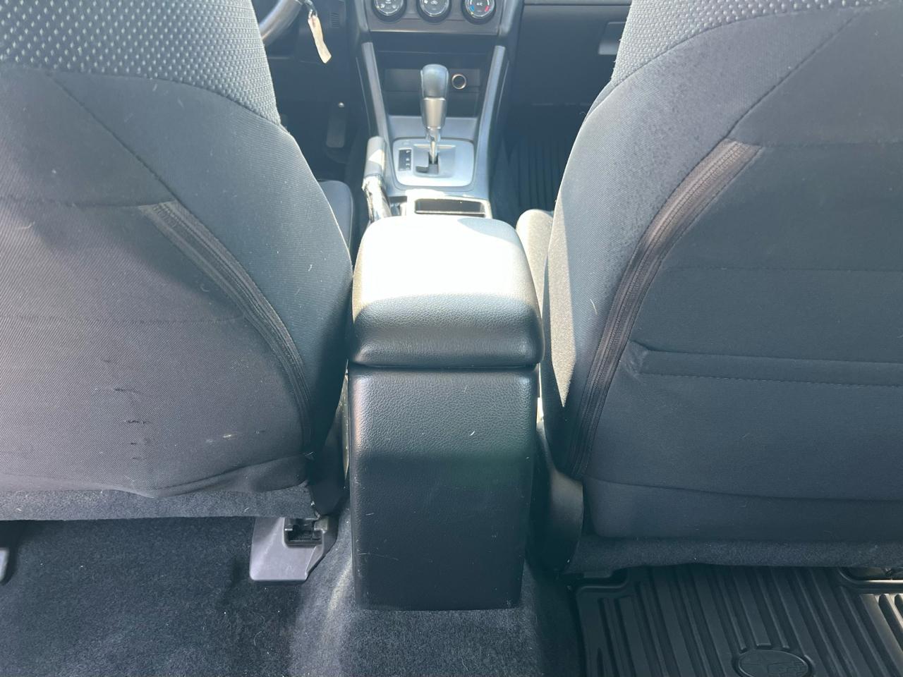 Subaru Impreza Premium Plus 5-Door+S/R 2012