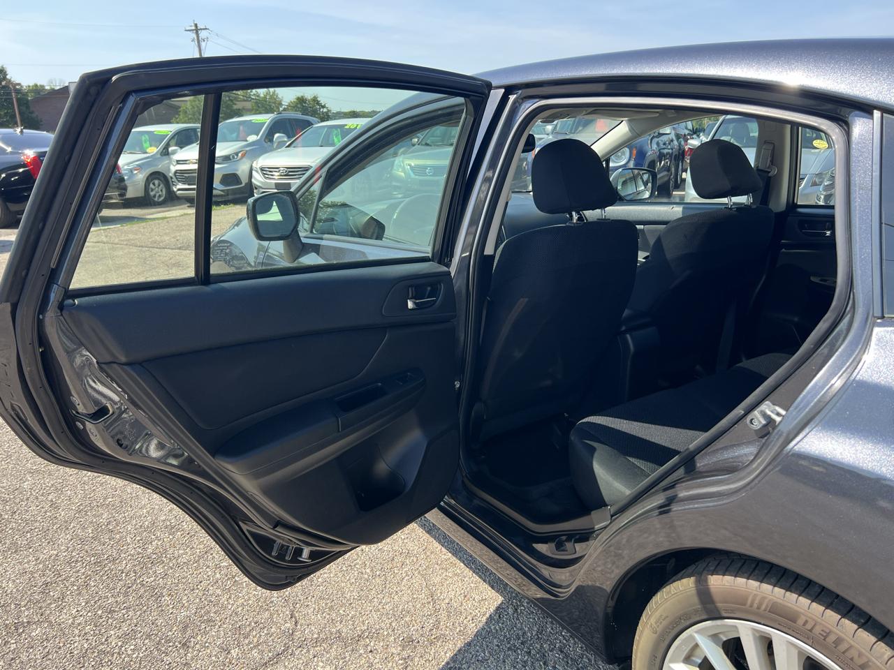 Subaru Impreza Premium Plus 5-Door+S/R 2012