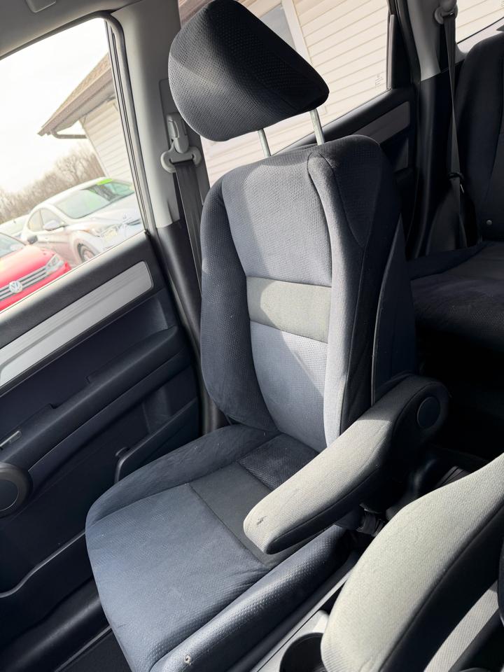 Honda CR-V SE 4WD 5-Speed AT 2011