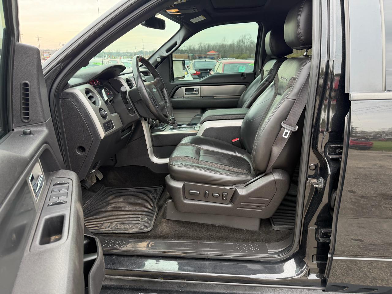 Ford F-150 SVT Raptor SuperCrew 5.5-ft. Bed 4WD 2013