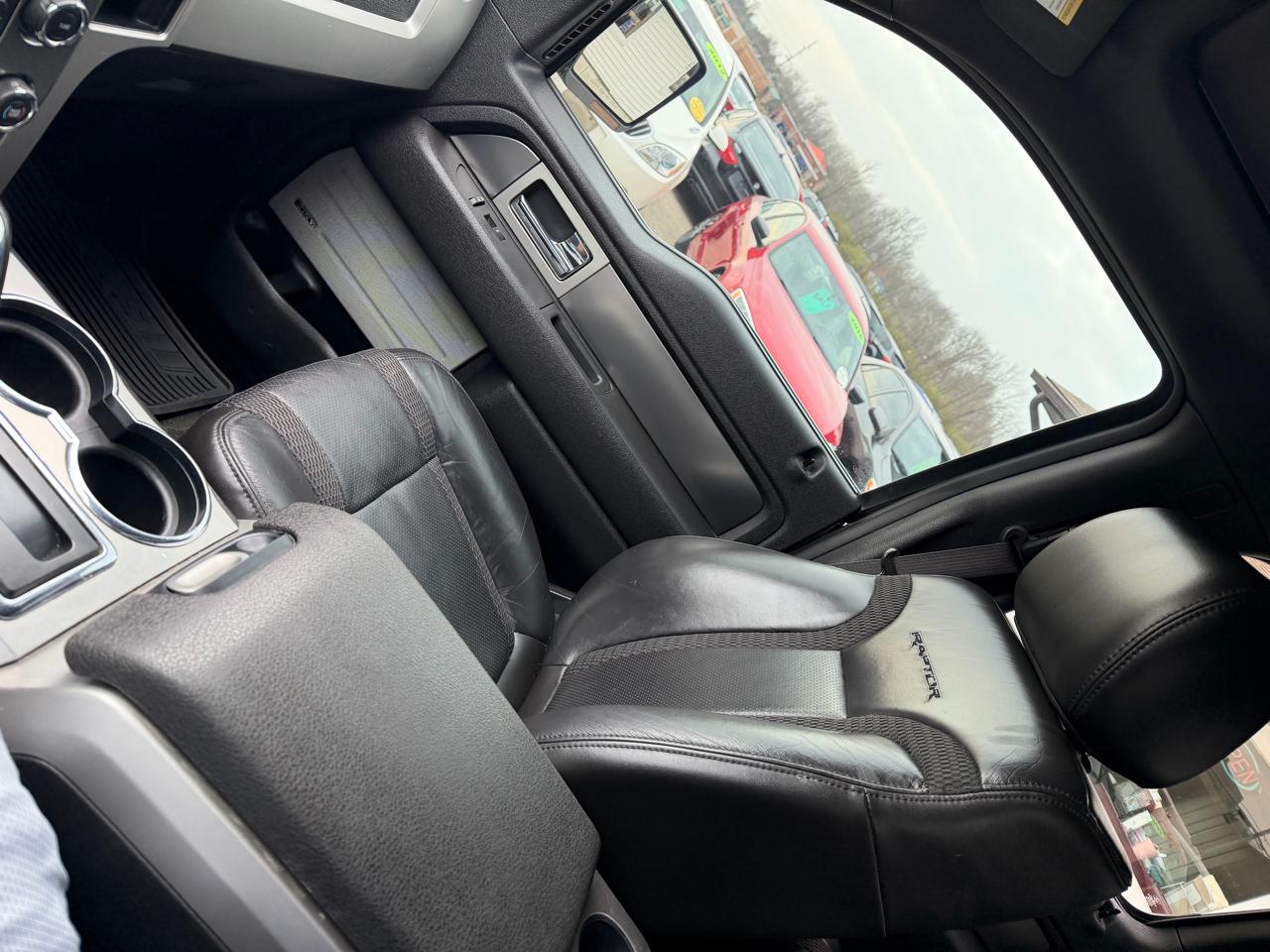 Ford F-150 SVT Raptor SuperCrew 5.5-ft. Bed 4WD 2013