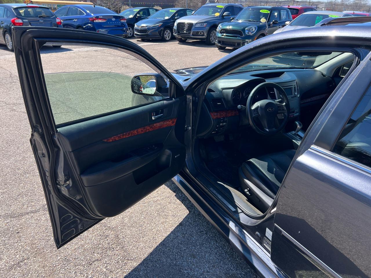 Subaru Legacy 3.6R Limited 2012