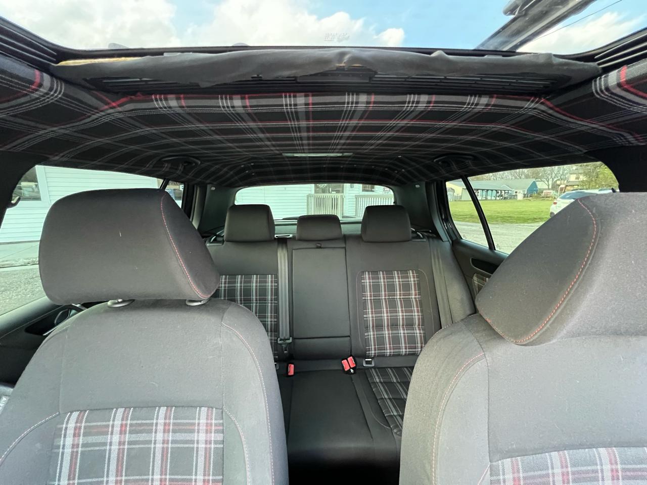 Volkswagen GTI 4-door 2012