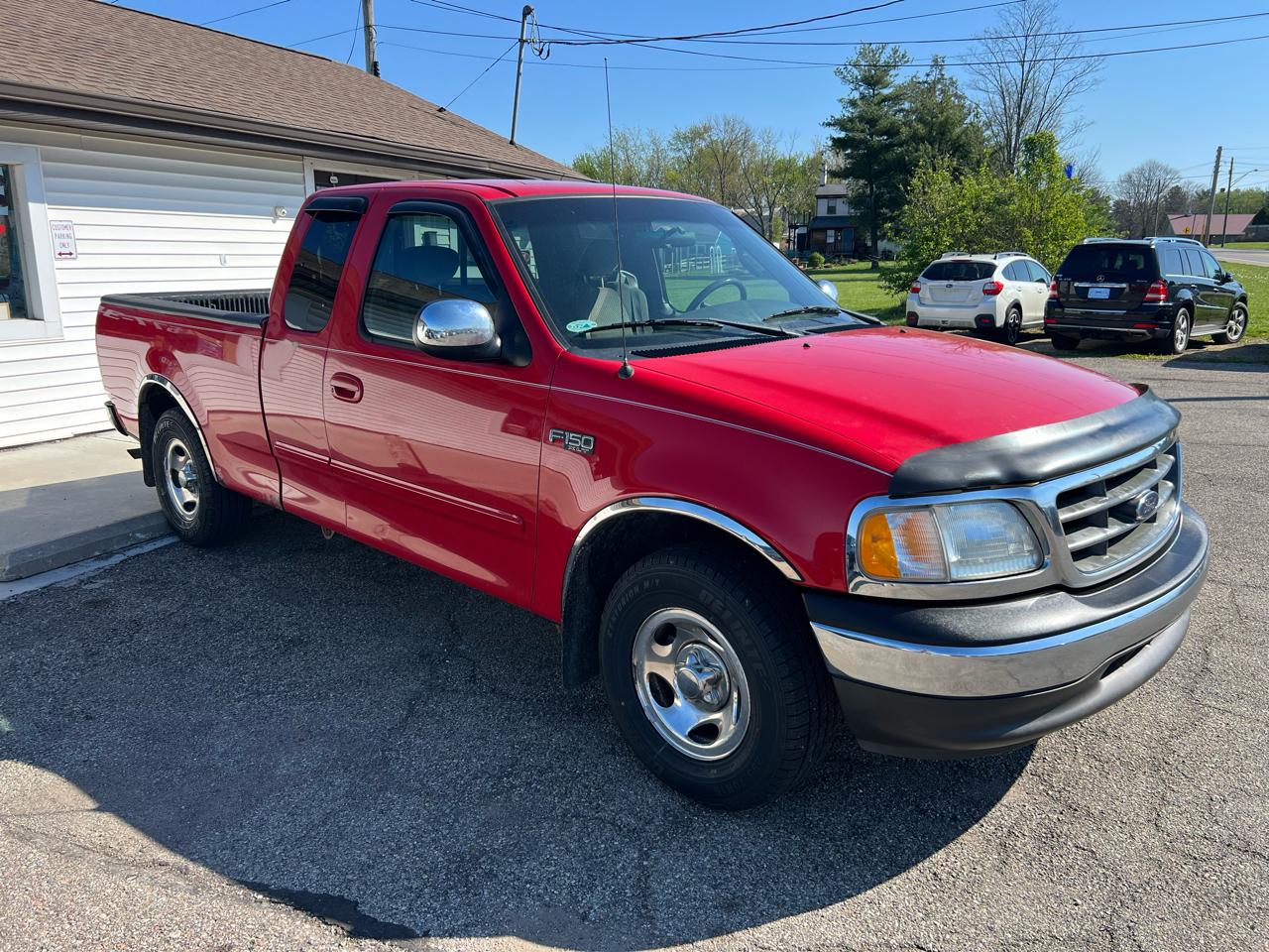 Ford F-150 XL SuperCab Short Bed 2WD 2002