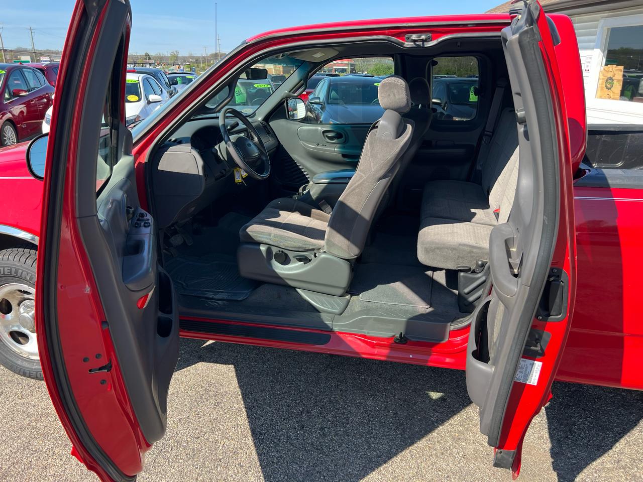 Ford F-150 XL SuperCab Short Bed 2WD 2002