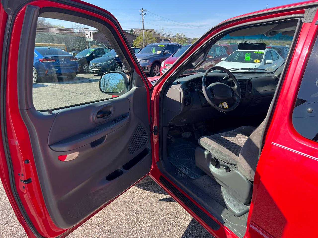 Ford F-150 XL SuperCab Short Bed 2WD 2002