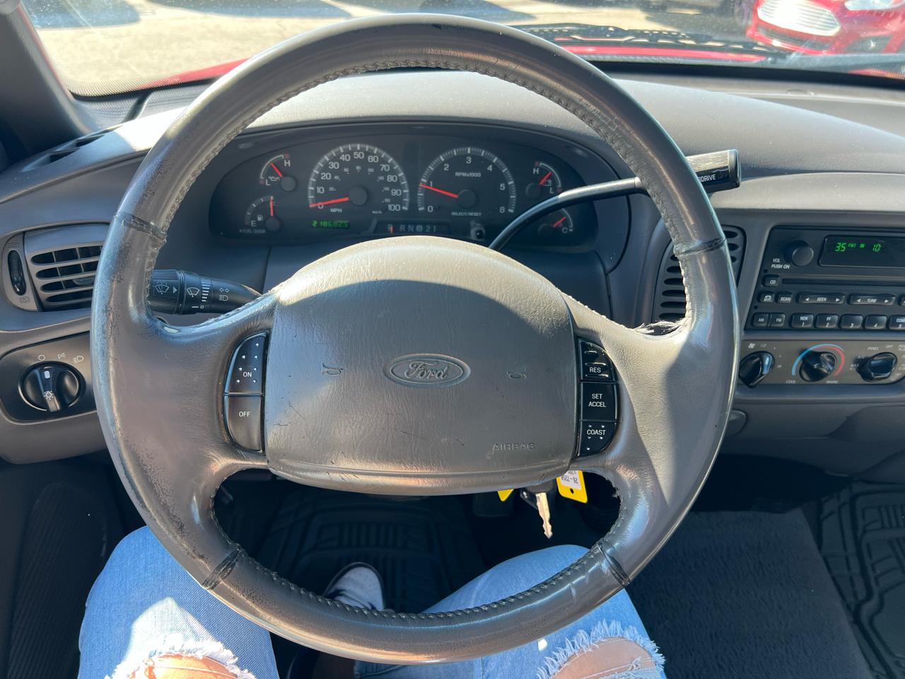 Ford F-150 XL SuperCab Short Bed 2WD 2002