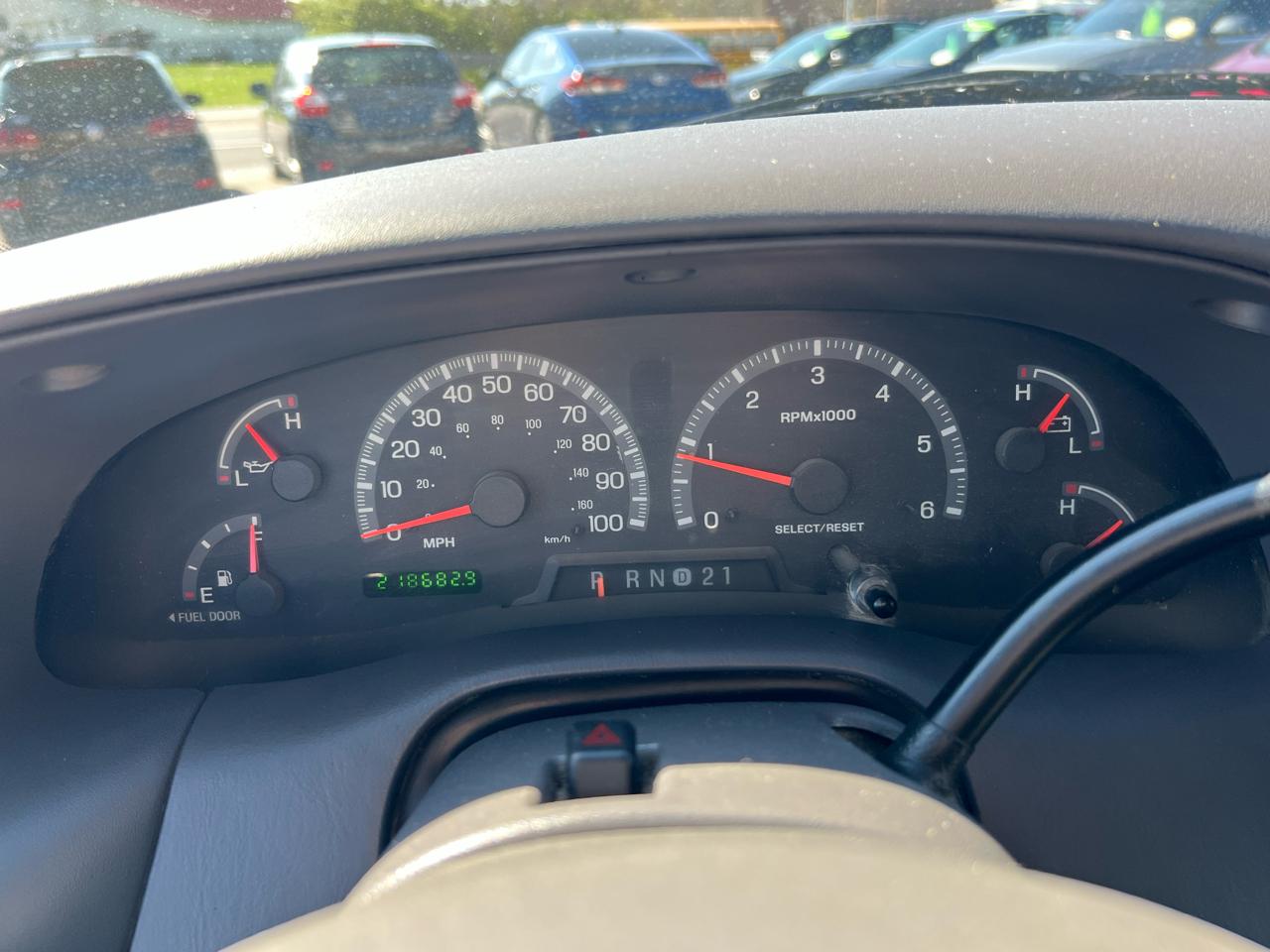 Ford F-150 XL SuperCab Short Bed 2WD 2002