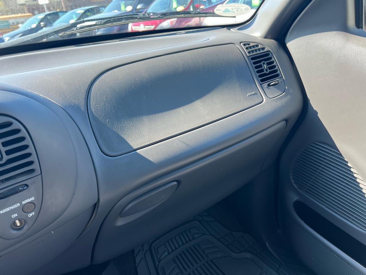 Ford F-150 XL SuperCab Short Bed 2WD 2002